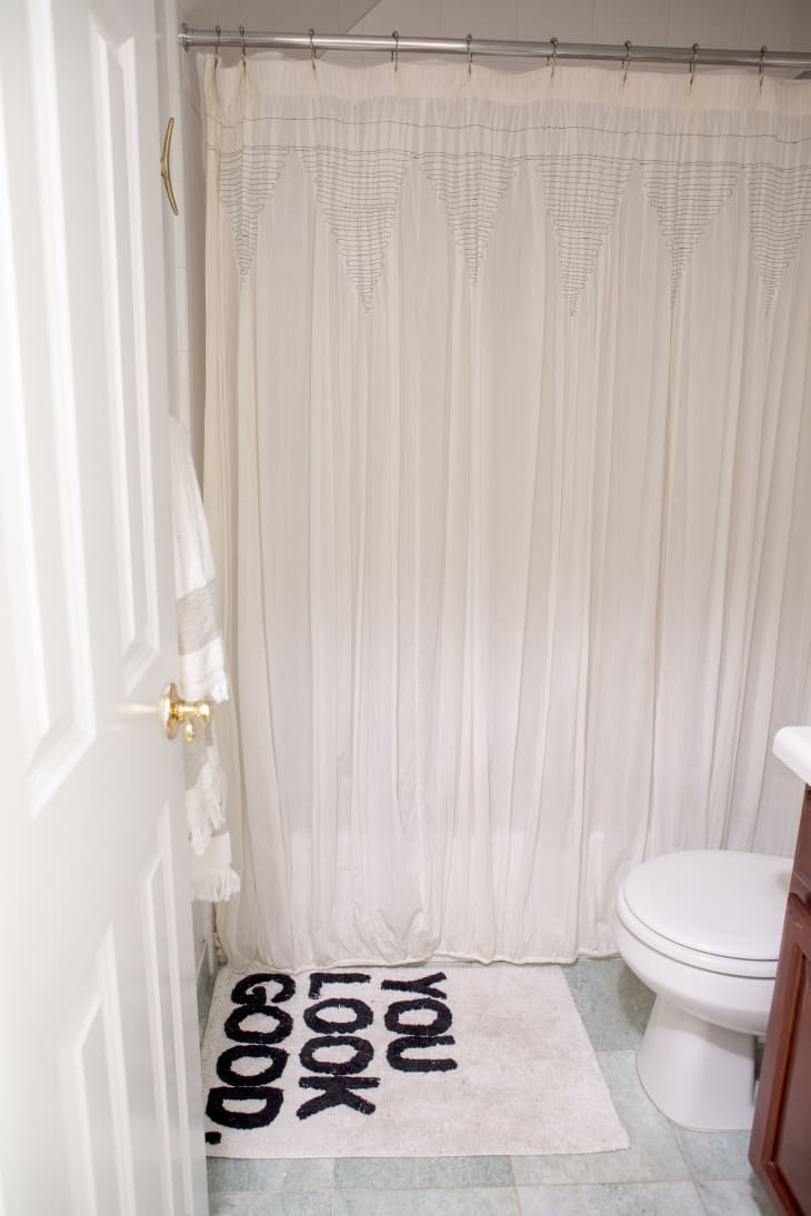 10 Styling Ideas for Small Rental Bathrooms | Apartment Therapy